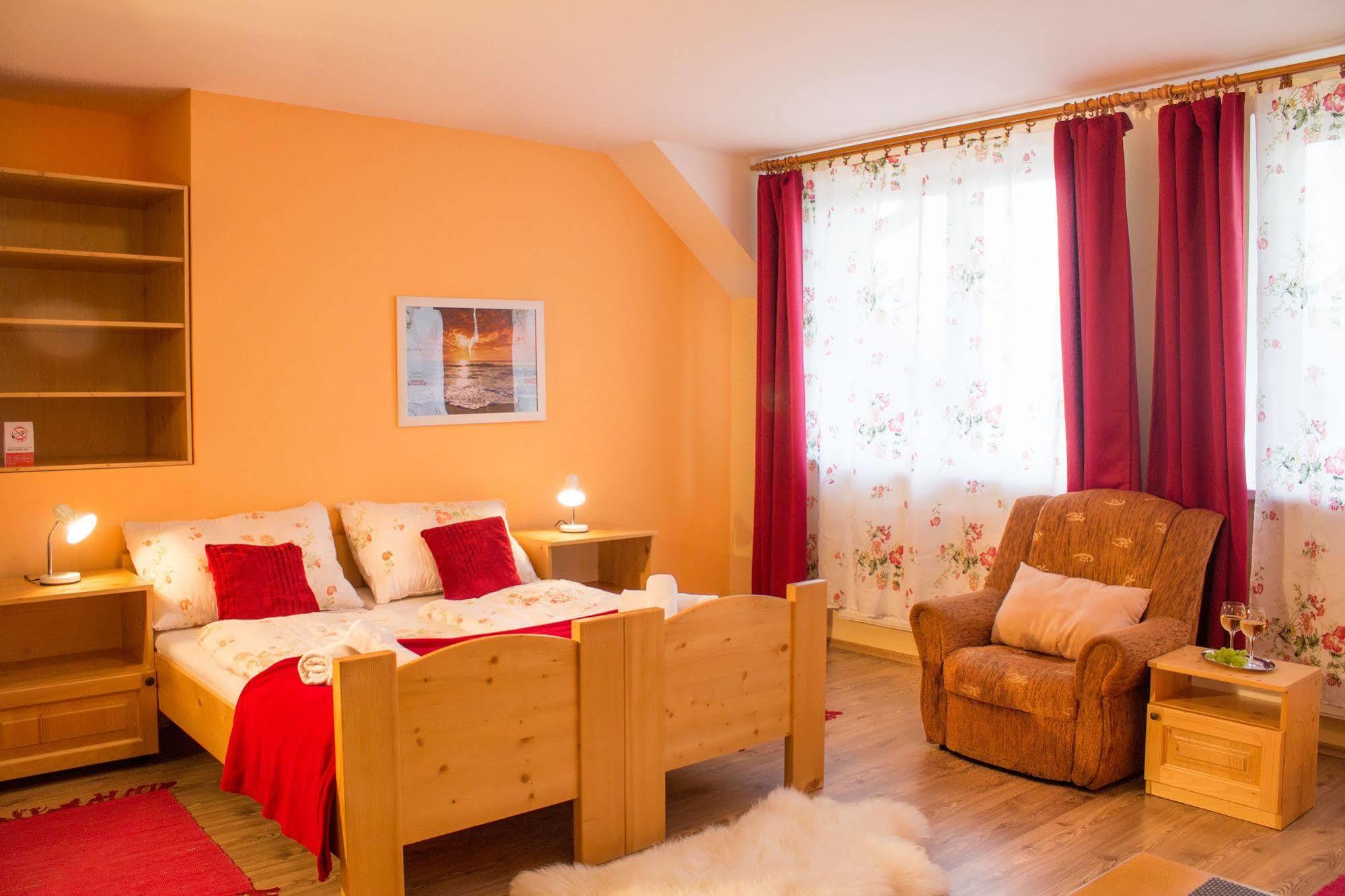 Apartmany Renomal Tatranska Lomnica Bagian luar foto